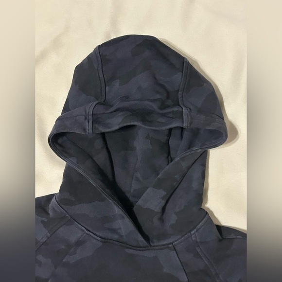 Lululemon Loungeful Hoodie in Heritage 365 Camo Deep Coal Multi - Size 4 - Picture 3 of 8